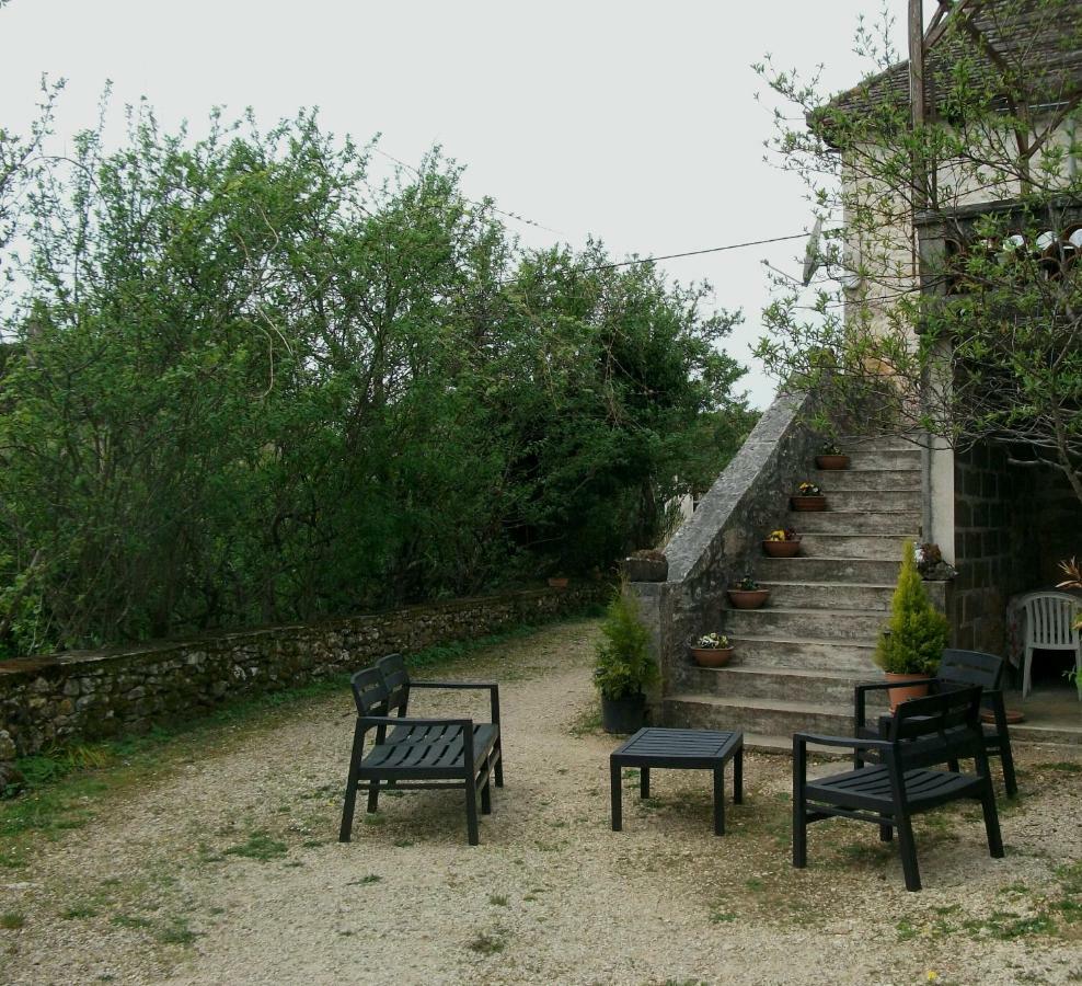 Gite Au Coeur Du Lot, La Maison De Pauline Lentillac du Causse Bagian luar foto